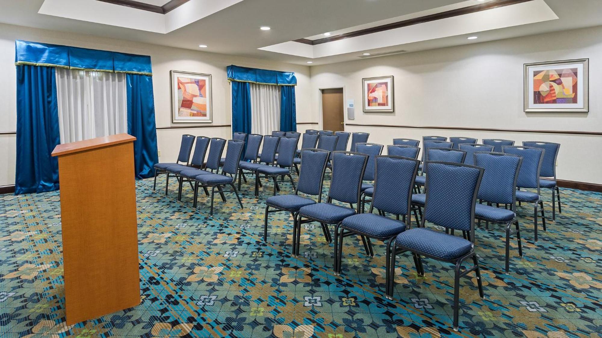 Holiday Inn Express And Suites Stroudsburg-Poconos By Ihg Zewnętrze zdjęcie