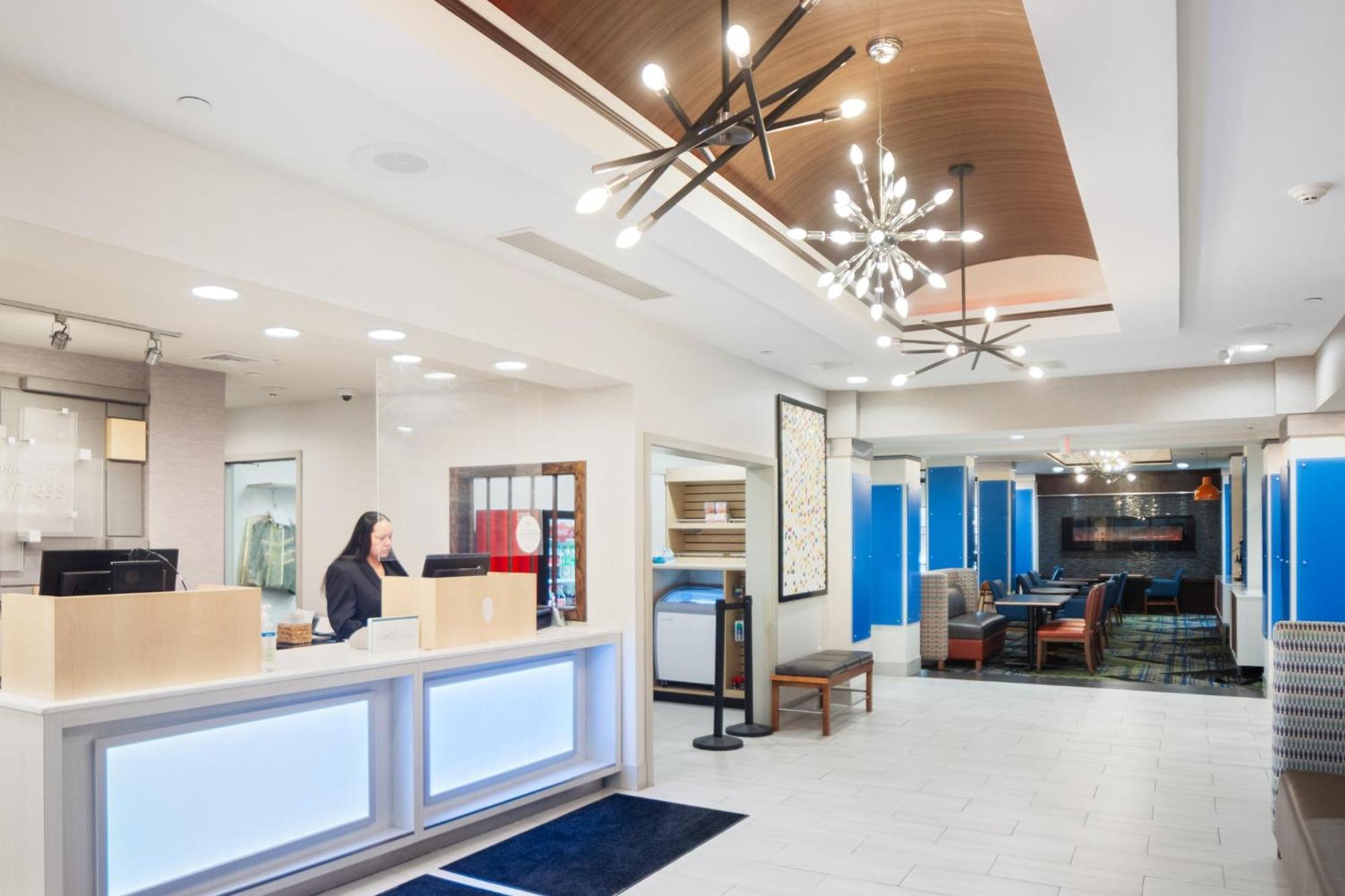 Holiday Inn Express And Suites Stroudsburg-Poconos By Ihg Zewnętrze zdjęcie